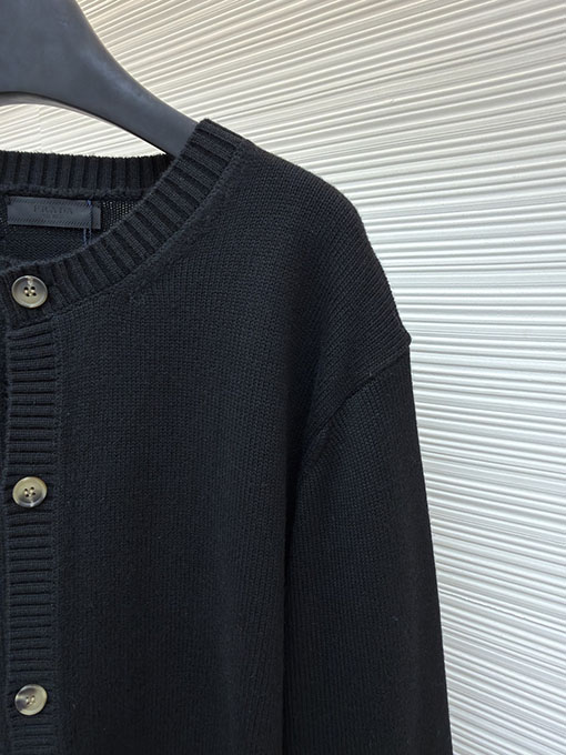 プラダ クルーネックシングルブレストカシミアカーディガン