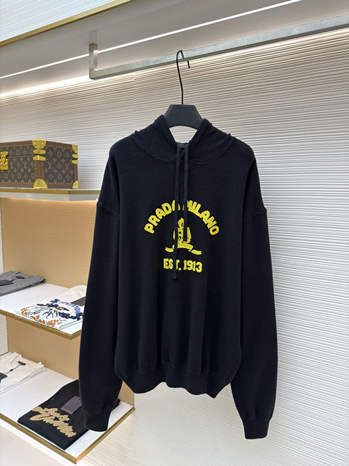 プラダ タオル刺繍ニットパーカー