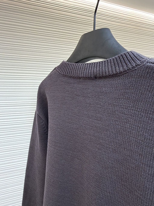 フェンディスーパーコピー 刺繍ロゴニットプルオーバー