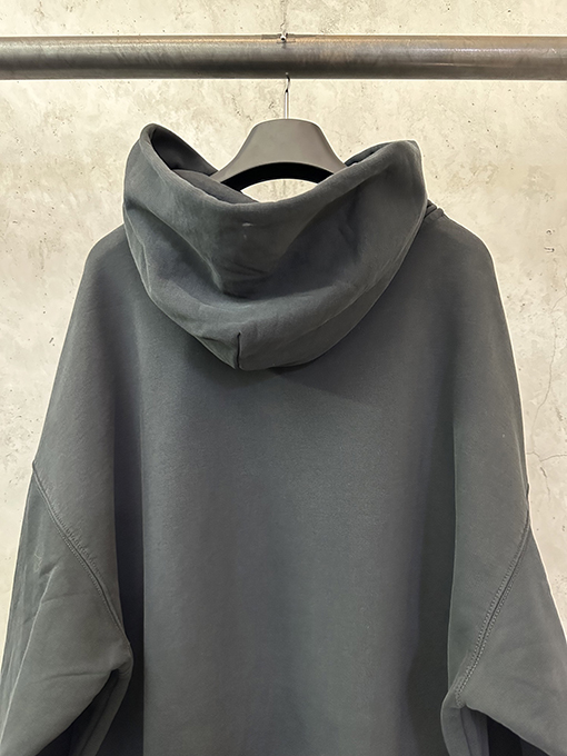 バレンシアガ Balenciaga PARIS ハートパリプリントパーカー