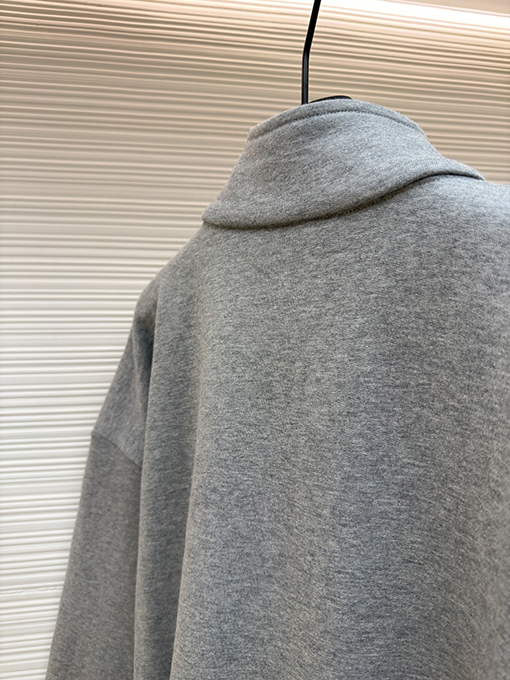 ディオールスーパーコピー 刺繍入りグレーのスウェットシャツ