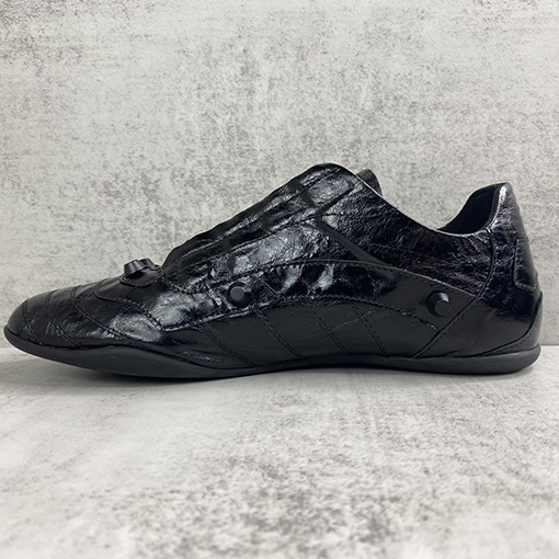 バレンシアガ Balenciaga パンクスタイルのレースアップフラットシューズ