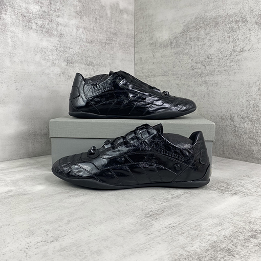 バレンシアガ Balenciaga パンクスタイルのレースアップフラットシューズ