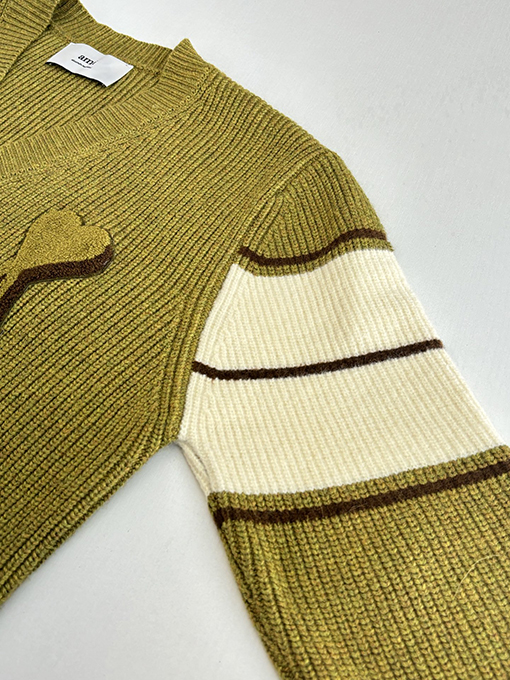 アミ テリー刺繍Vネックカラーブロックニットセーター