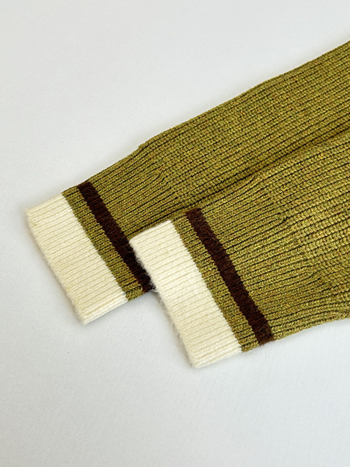 アミ テリー刺繍Vネックカラーブロックニットセーター