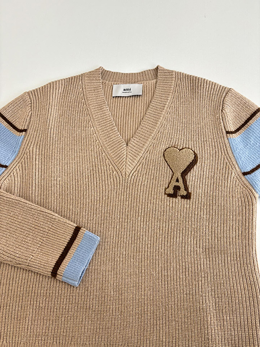 アミ テリー刺繍Vネックカラーブロックニットセーター
