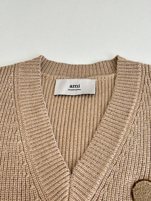 アミ テリー刺繍Vネックカラーブロックニットセーター