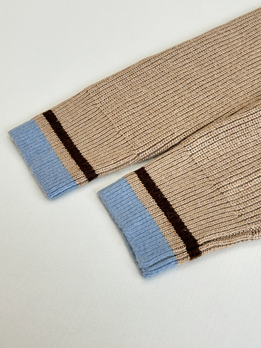 アミ テリー刺繍Vネックカラーブロックニットセーター