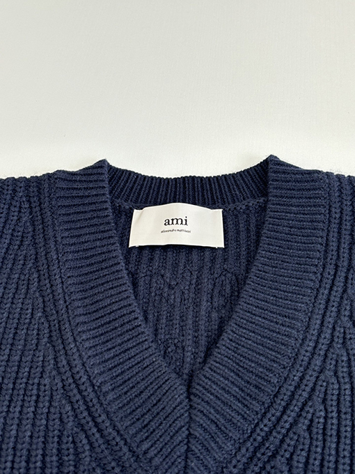 アミスーパーコピー 新作テリークロス刺繍Vネックカラーブロックニットセーター