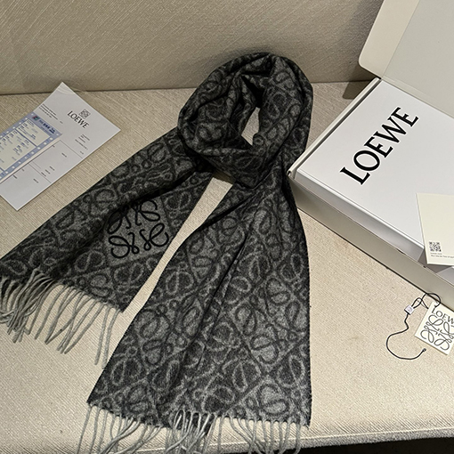 ロエベスーパーコピー アップグレードされたチェッカーボードデザインのスカーフ