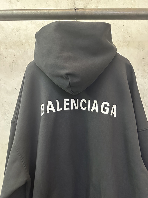 バレンシアガスーパーコピー Balenciaga ロゴ刺繍パーカー