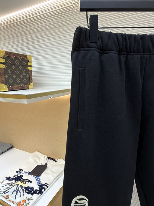 クロムハーツ 刺繍入りカジュアルパンツ