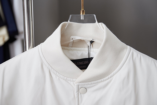 バレンシアガ Balenc1aga アルファベットロゴ刺繍 中綿フライトジャケット
