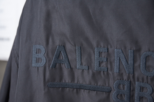 バレンシアガ Balenc1aga アルファベットロゴ刺繍 中綿フライトジャケット