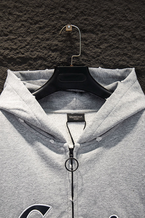 バレンシアガ Balenciaga  500gのフード付きジップアップスウェットシャツ