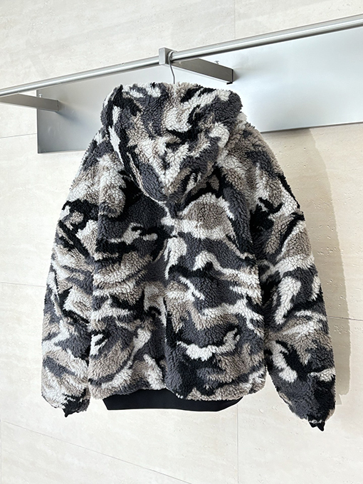バレンシアガコピー Balenciaga オーバーサイズのファーコート