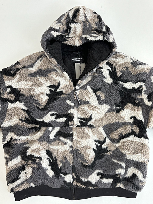 バレンシアガコピー Balenciaga オーバーサイズのファーコート