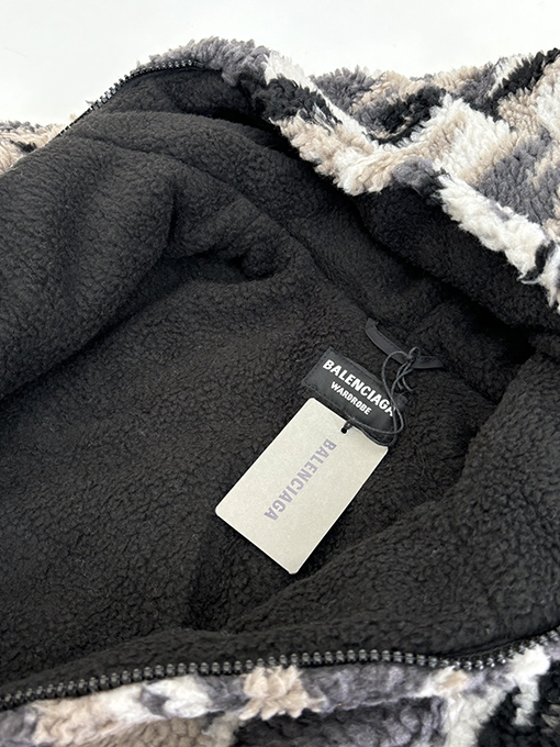 バレンシアガコピー Balenciaga オーバーサイズのファーコート