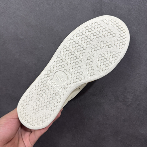 Balenciaga X Adidas スミスホワイトスニーカーコレクション