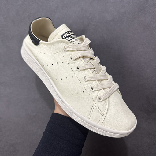 Balenciaga X Adidas スミスホワイトスニーカーコレクション