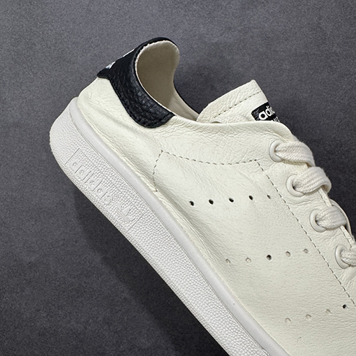 Balenciaga X Adidas スミスホワイトスニーカーコレクション