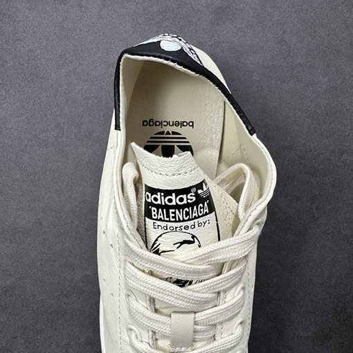 Balenciaga X Adidas スミスホワイトスニーカーコレクション