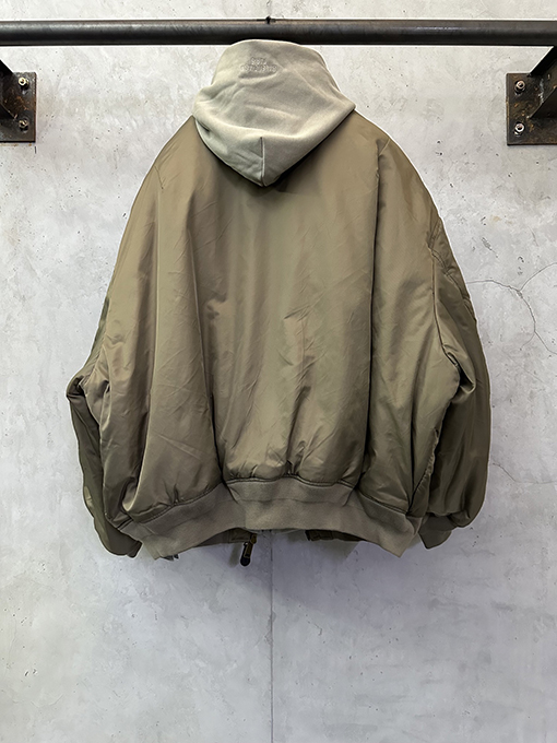 バレンシアガ Bomber 厚のダブルレイヤージャケット