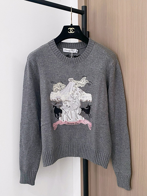 ディオールスーパーコピー 新しいラウンドネックの刺繍入りニット長袖セーター