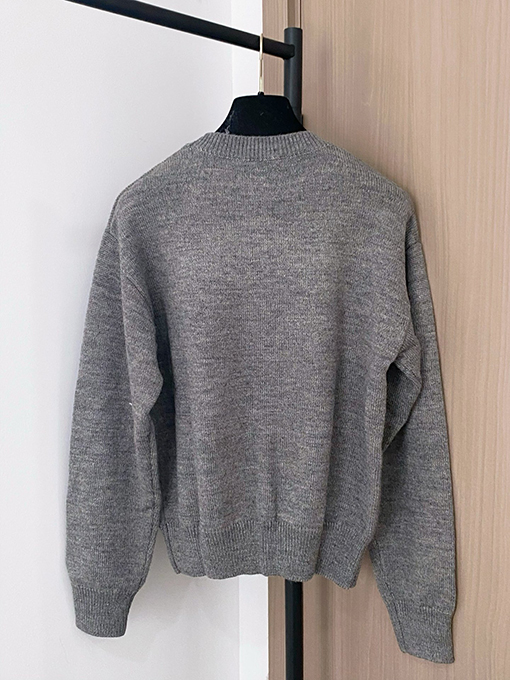 グッチ 新しい長袖トップス