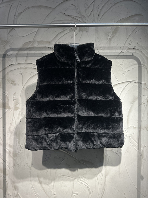 バレンシアガ SKI スキーコレクション3B Sports Icon Skiレター刺繍リバーシブルファーコットンベスト