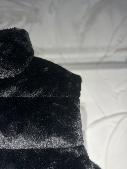 バレンシアガ SKI スキーコレクション3B Sports Icon Skiレター刺繍リバーシブルファーコットンベスト