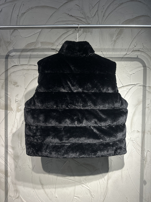 バレンシアガ SKI スキーコレクション3B Sports Icon Skiレター刺繍リバーシブルファーコットンベスト
