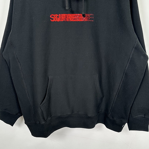 シュプリームコピー SUPREME × SWAROVSKI FW25 MOTION LOGO HOODED ラインストーンファントムフード付きスウェットシャツ