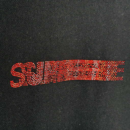 シュプリームコピー SUPREME × SWAROVSKI FW25 MOTION LOGO HOODED ラインストーンファントムフード付きスウェットシャツ