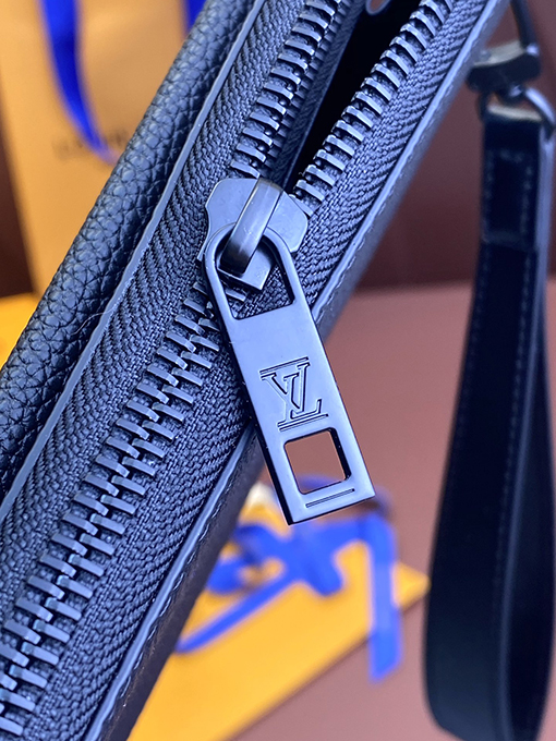 ルイヴィトン Aerogram スタイリッシュな長財布 M69831