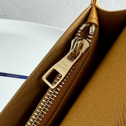 ルイヴィトン Monogram Heritage Ms Brazza イエローのシルクスクリーンキャンバスロングスーツウォレット M12656
