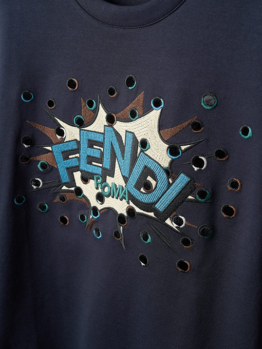 フェンディスーパーコピーネイビー アイレット刺繡 グラフィック 半袖 Tシャツ