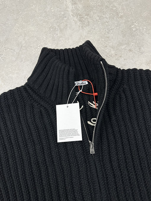 アクネストゥディオズ Acne Studios 刺繍りジッパーセーター