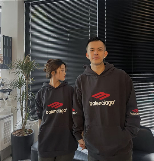 バレンシアガ Balenciaga 3M 刺繍ロゴ フード付きスウェットシャバレンシアガ Balenciaga 3M 刺繍ロゴ フード付きスウェットシャツツ