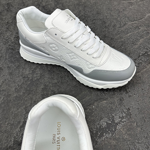 ルイヴィトン Damier クラシックな牛革スニーカー