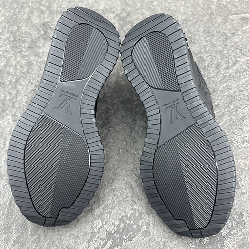 ルイヴィトン Damier クラシックな牛革スニーカー
