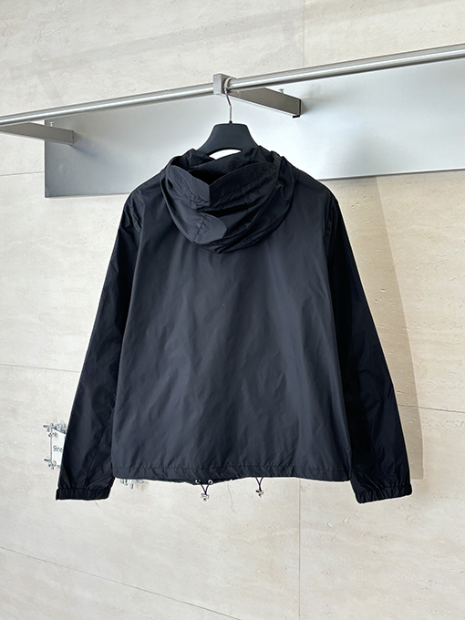 プラダ Re-Nylon リサイクルナイロン クラシック トライアングル ロゴ トレンチコート