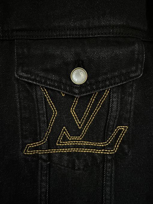 ルイヴィトン 刺繍レザーラベルとターンダウンカラーのデニムジャケット