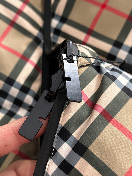 バーバリーコピー 新しい両面ダウンベスト