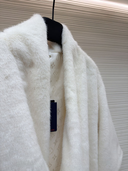 ルイヴィトンコピー Nigo コラボミンクファーVネックファーコート