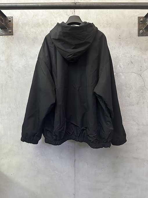 バレンシアガ BALENCIAGA 黒と赤のカラーブロックリバーシブルジップアップジャケット