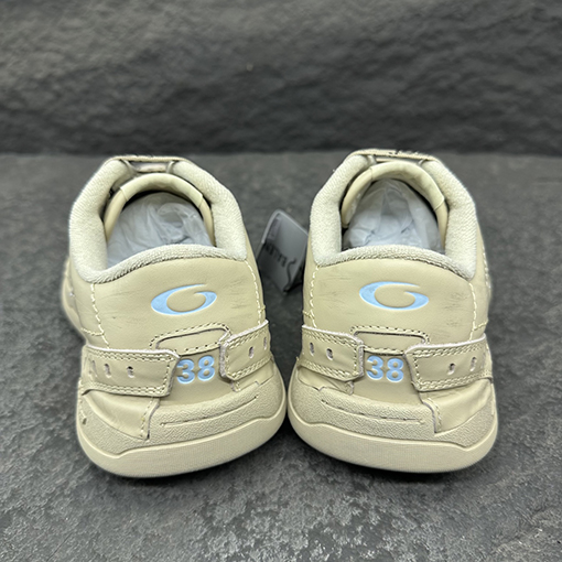 バレンシアガ Balenciaga HAMPTONS WORN-OUT ミディアムダメージスニーカー