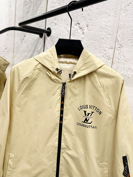 ルイヴィトンコピー LOUIS VUITTON 新モデル公式サイトと同じジャケット