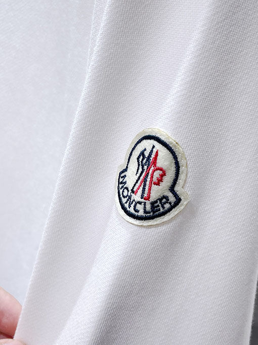 モンクレールコピー Moncler 新しいクラシックスウェットシャツ