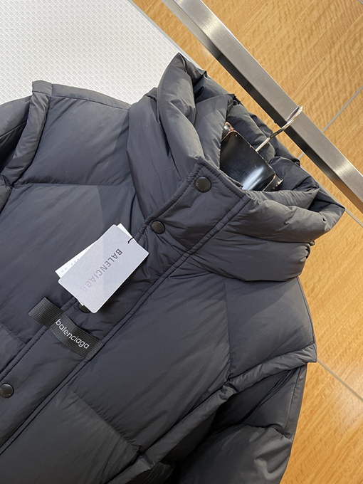 バレンシアガ BALENCIAGA アップリケフード付きダウンジャケット